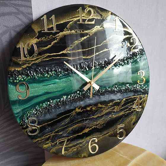 Настіний годинник з епоксидної смоли ручної роботи Дніпро