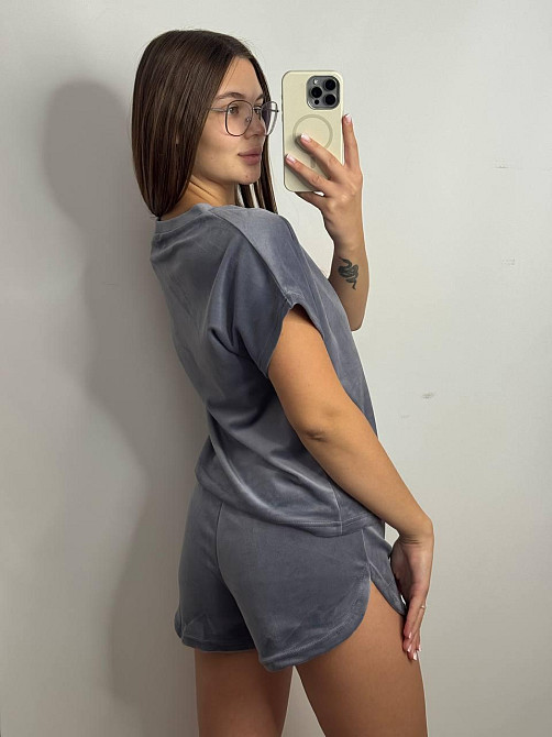 Піжама-комплект (футболка+шорти+штани) з плюшевого велюру Сірий S Харків - фото 8