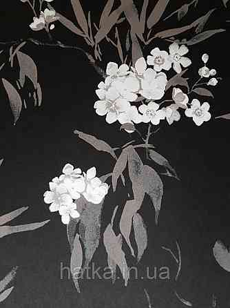 Шпалери флізелінові Khroma LAV401 LA VIE EN ROSE чорні гілки сірі квіти білі Київ