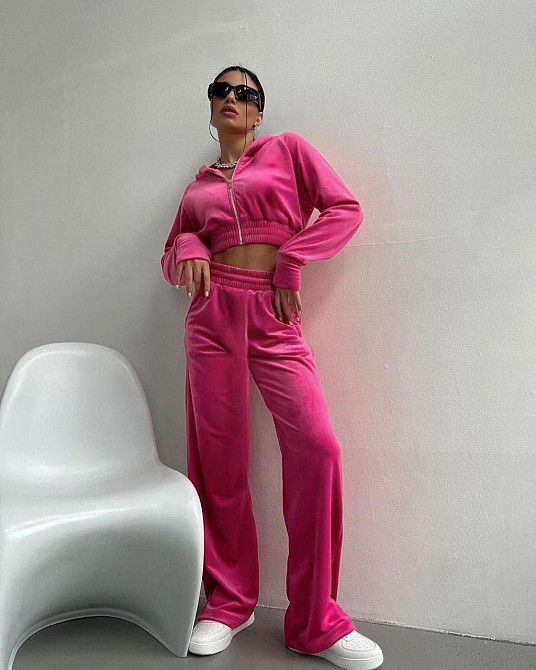 Жіночий повсякденний велюровий костюм з широкими штанами та укороченою кофтою плюшевий велюр Малиновий, 46/48 Одеса - фото 1