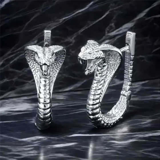 Серьги Кобра серебристые – стильная металлическая серьга в форме змеи Киев