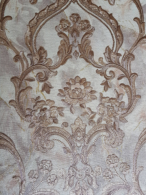 Обои метровые виниловые на флизелине Grandeco Poeme вензеля структурные золотистые на сиреневом Киев - изображение 1