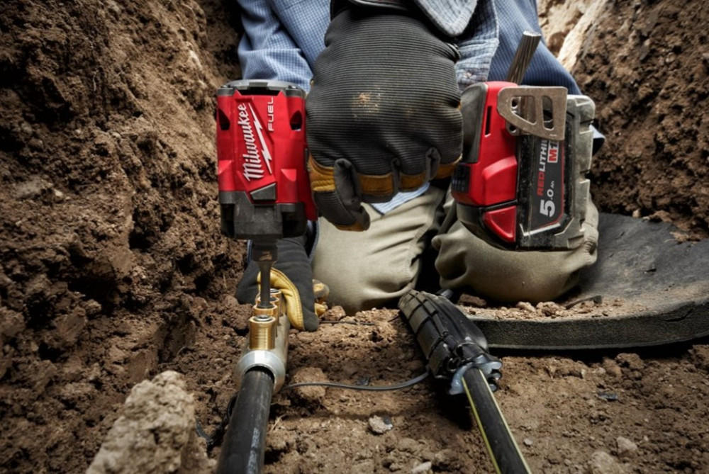 Гайковерт аккумуляторный бесщеточный 1/2'' MILWAUKEE, M18 FIW2F12-502Х, 339Нм, с кольцом (зарядное устройство M12-18 FC, 2 аккумулят Одесса - изображение 8