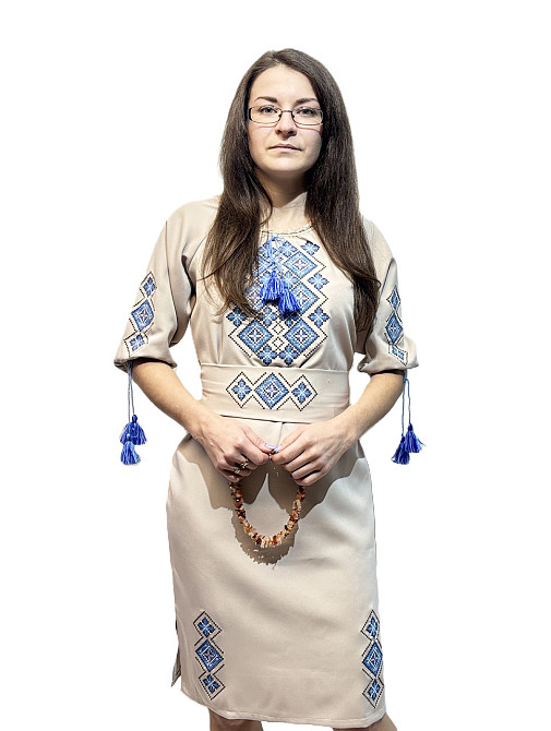 Жіноча вишита сукня середньої довжини беж із блакитним орнаментом 42 Київ - фото 1