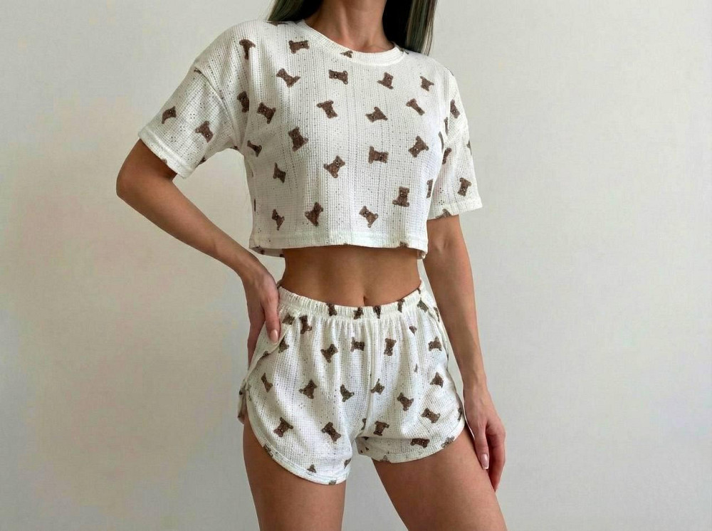 Жіноча ніжна піжама-двійка: топ і шорти з принтом трикотаж перфорація Білий, 44 Одеса - фото 1
