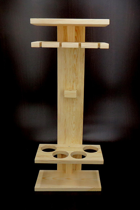 Настенная винная полка 