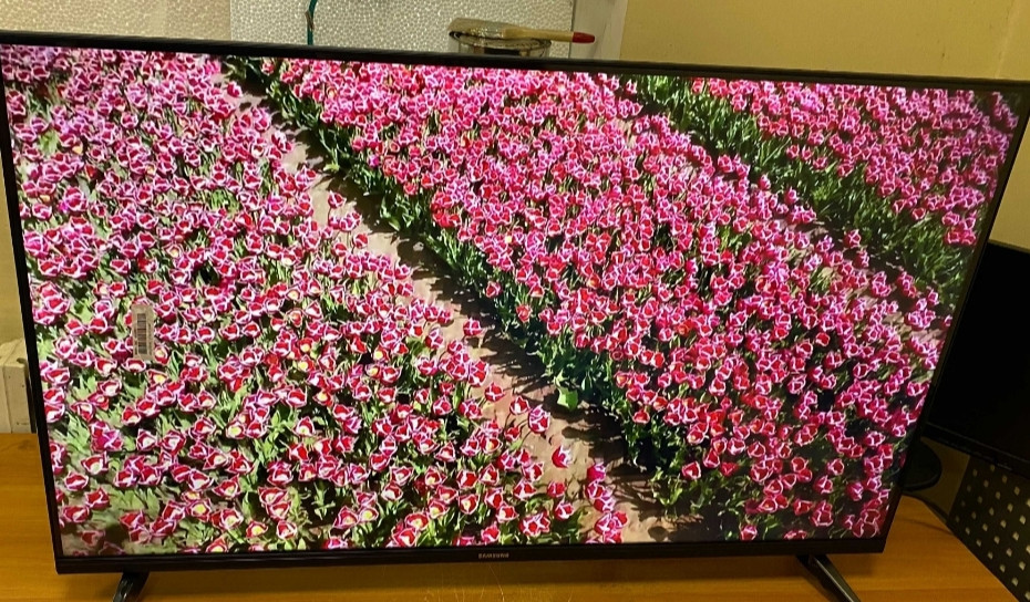 NEW ! Телевизор: Samsung 4K Smart TV 45