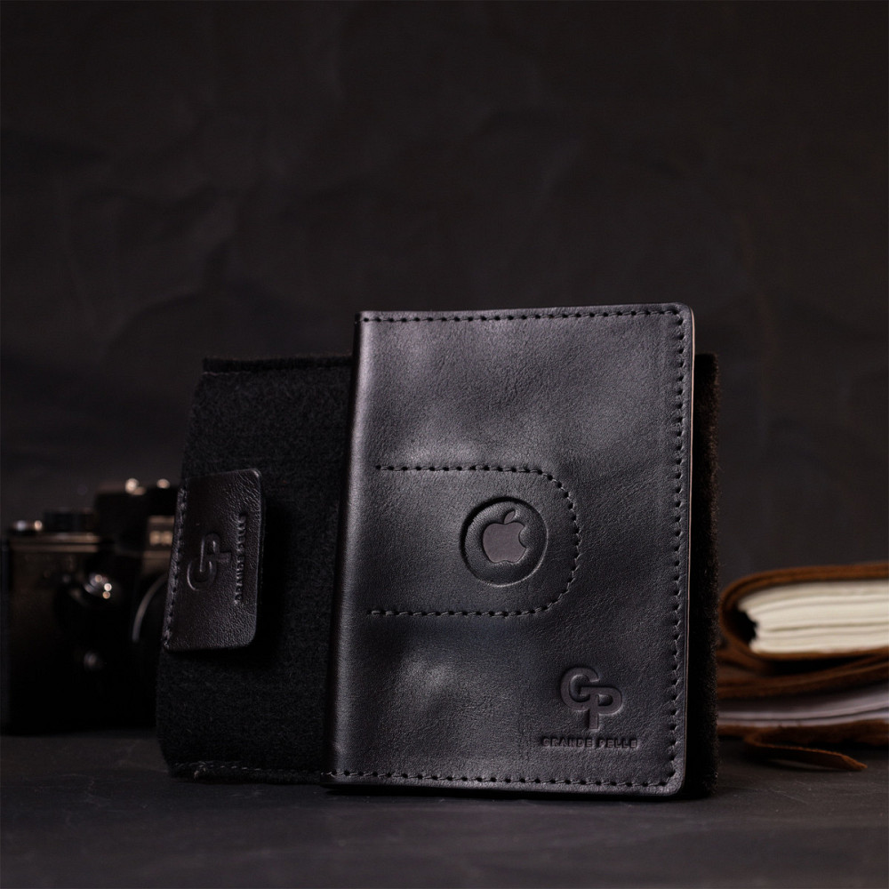 Сучасна шкіряна обкладинка на паспорт з утримувачем для Apple AirTag GRANDE PELLE 11622 Чорний Київ - фото 9