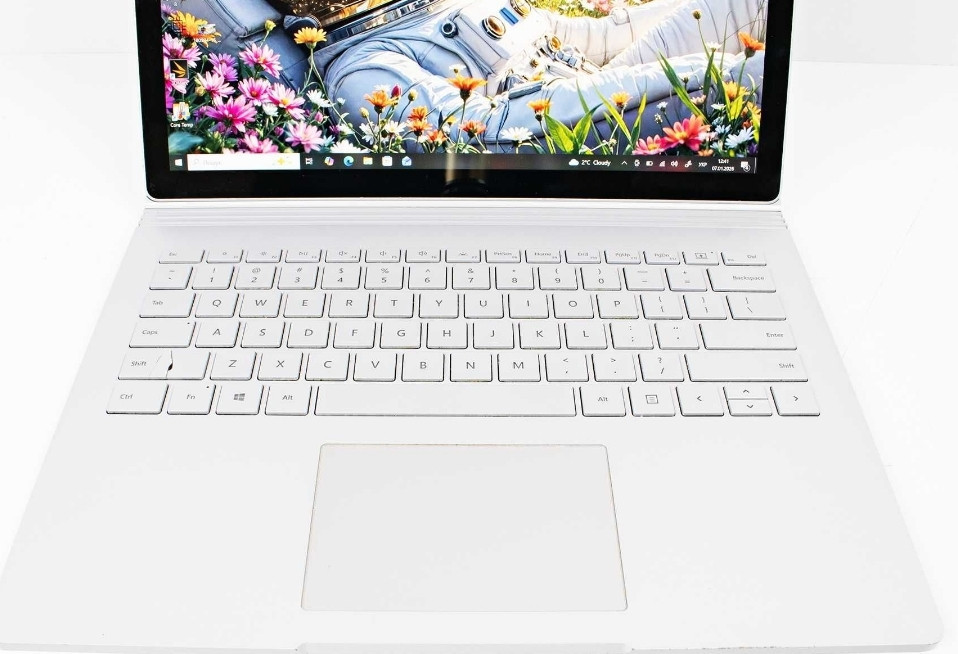 Microsoft Surface Book 2 Core i5-7300U/RAM 8/SSD 256 Gb/ 13,5