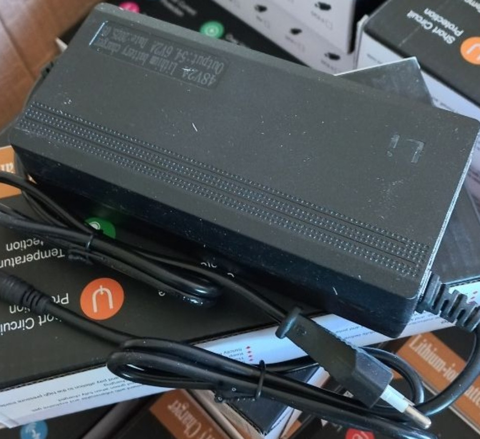 Зарядный, зарядный, зарядка 48 54 - 2А есть группы. Киев - изображение 3