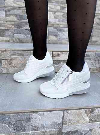 Stilli Снікерси жіночі STILLI білі еко-шкіра платформа 37р. (106-2) Коломыя