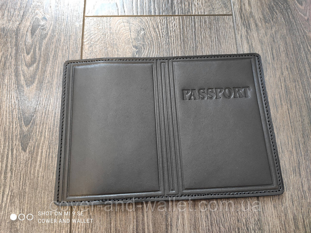 Шкіряна обкладинка на закордонний паспорт чорного кольору з прозорим вікном PS Leather Київ - фото 6