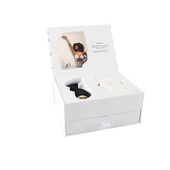 Подарочный набор Svakom Anniversary Box: вакуумный стимулятор, ленты, маска, лубрикант, спрей Sex Aura Киев