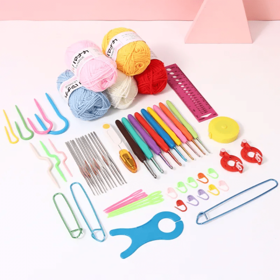 Набір для в'язання гачком із пряжею та аксесуарами в косметичці, синій колір Кам'янець-Подільський