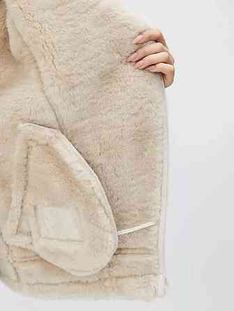 Жіноча стильна молочна дублянка зі штучним хутром L Одеса