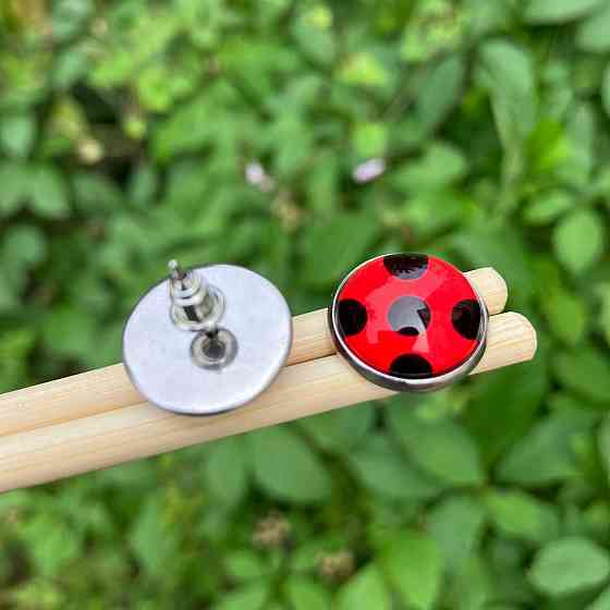 Детские сережки гвоздики 1 см красно-черный Киев