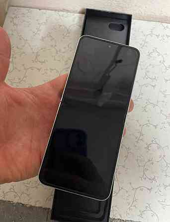 Смартфон: Samsung Galaxy Flip 6, 12/256Gb. Киев