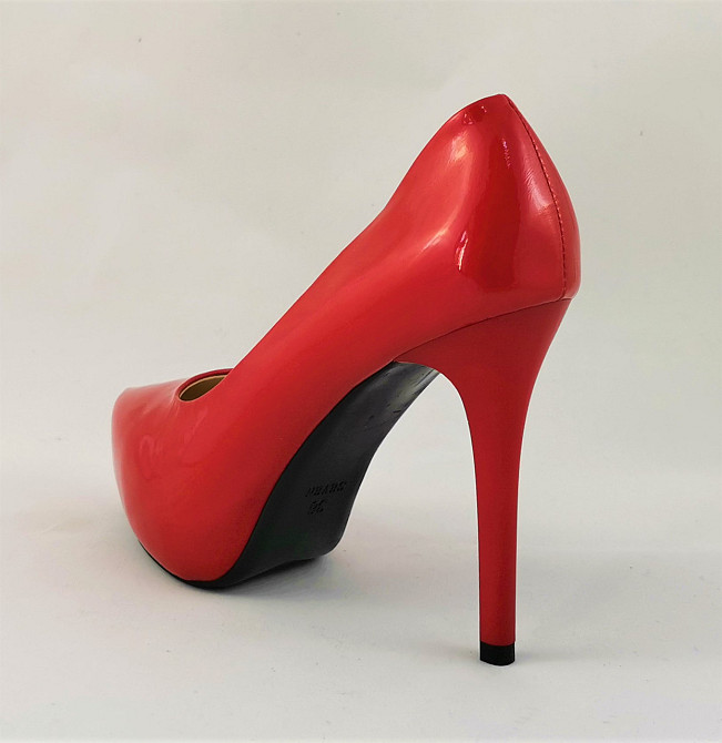Жіночі Червоні Туфлі на Каблуку Шпильке Лакові Модельні (розміри: 36,38) - 16-2 Дніпро - фото 3