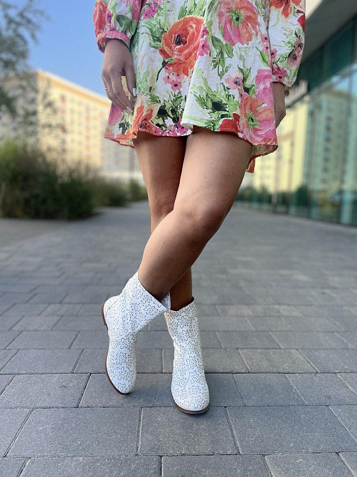 Nivelle Черевики жіночі NIVELLE білі натуральна шкіра висота 21см обхват 32-34см розмір 36 (521 Коломыя - изображение 6