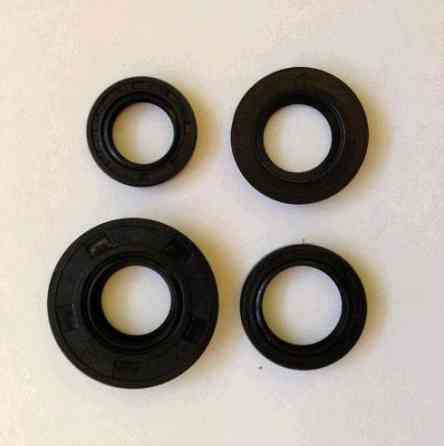 Сальники   (набор) скутер Ямаха Йог 3KJ 4шт (17*28*5, 20*30*6, 20*42*8, 22,32,7) Мукачево