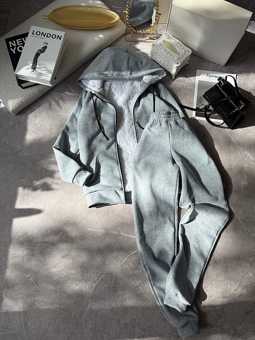 Женский теплый повседневный костюм двойка: худые+штаны, трехнить на флисе + мех Серый, 50/52 Одесса - изображение 1