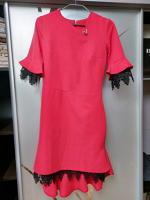 Женское платье нарядное Б/У 42 красный Киев - изображение 1