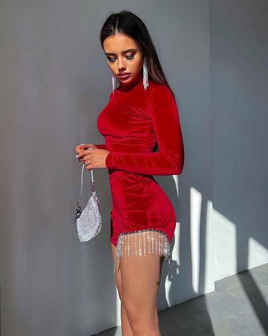 Жіноча стильна святкова мініплаття гольф із бахромою зі страз королівський оксамит Червоний, 46/48 Одеса - фото 3