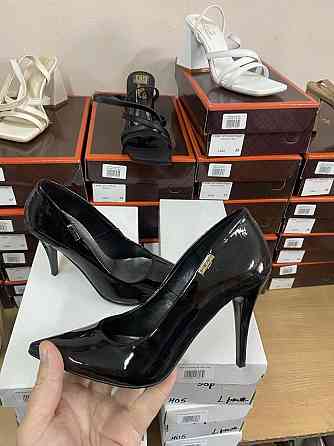 Туфлі жіночі LAVINI чорні шкіра лакована каблук 10см 35р (3728) Коломия