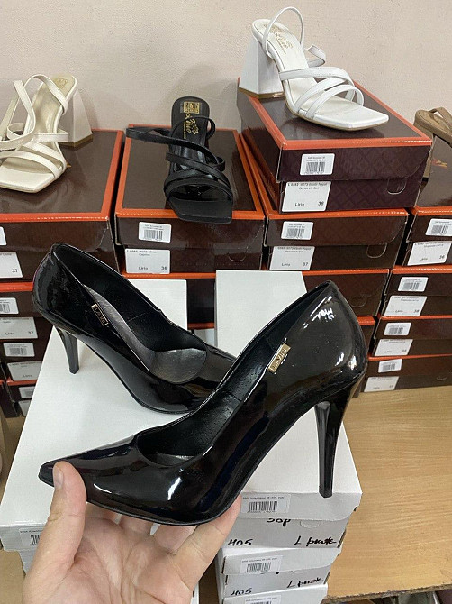 Туфлі жіночі LAVINI чорні шкіра лакована каблук 10см 35р (3728) Коломия - фото 1