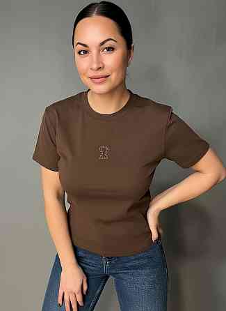 Футболка жіноча A-N 911-21 з аплікацією камінців силует замка базова one size, коричневий, one size Київ