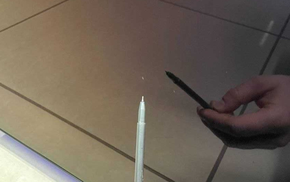 Телевизор Безрамный: 83