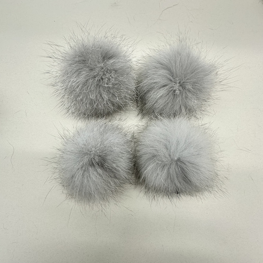 Помпоны из натурального меха блюфрост Светло-серый Харьков - изображение 3