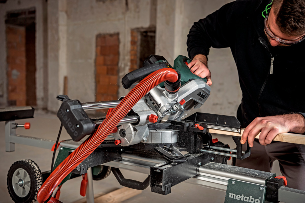 Профессиональная торцовочная пила с протяжкой Metabo KGS 216 M New: 1500 Вт, глубина реза 70мм, диск 216 x 30 мм, Киев - изображение 18
