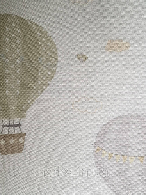 Шпалери вінілові на флізеліні AdaWall Ada Kids метрові дитячі повітряні кулі тучки веселка на біло молочному Київ - фото 1