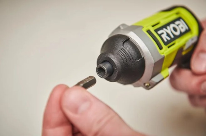 Викрутка акумуляторна RYOBI USB Lithium RSD4-120T 4В (1акум.х2Аг) 5Нм, 200об/хв Одеса - фото 3