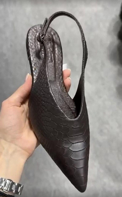 VIFEST Жіночі босоніжки шкіряні коричневі, із закритим носком, крокодил VIFEST 135 р. 39-40 40 Коломия - фото 1