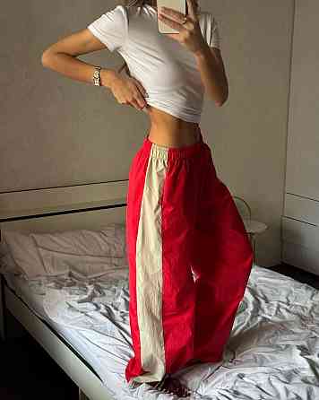 Женские спортивные оверсайз штаны матовая плащевка жатка Красный Одесса