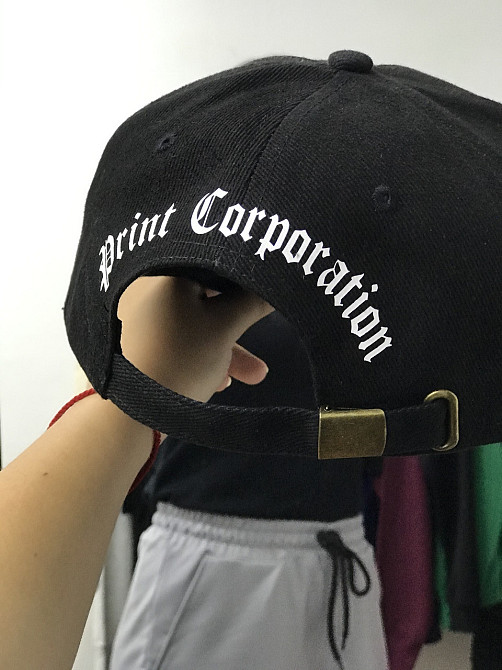 Черная кепка\ бейсболка с принтом - 