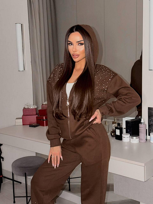 Женский стильный повседневный костюм со стразами свободного кроя трехнить Шоколад, 44/46 Одесса - изображение 2