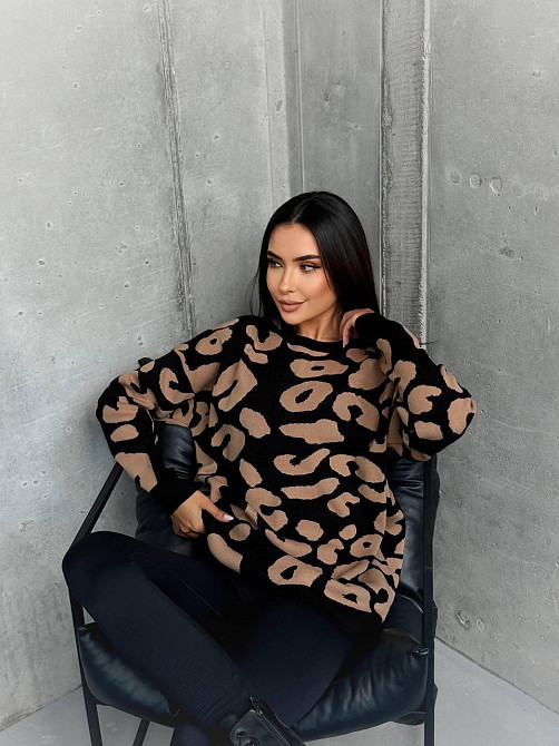 Жіночий принтований затишний оверсайз светр в'язка Чорний Одеса - фото 10