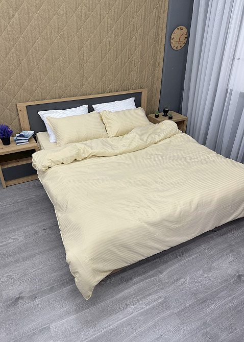 Комплект постільної білизни Страйп-сатин Полуторний з простирадлом на резинці 140х200х25, підковдра 150х220, 2 наволочки 70х70 Молочний (88-209) Київ - фото 4