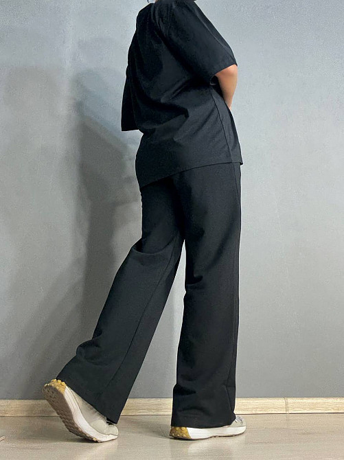 Костюм женский CAPPITONE 101183 с надписью футболка оверсайз и брюки палаццо черный, черный, M Киев - изображение 7