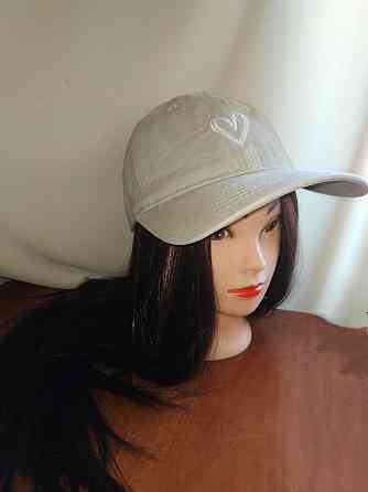 Бейсболка з вишивкою "Серце" Молочний Харків