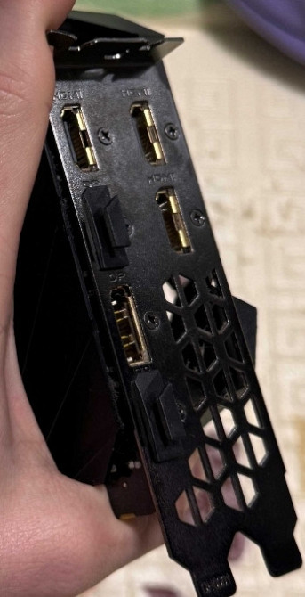 Видеокарта: RX Vega 64 Gigabyte Gaming OC память Samsung. Киев - изображение 1