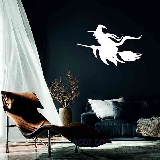 Декоративное настенное Панно «Ведьма на метле с котом», Декор на стену 70*45 см, Белый Киев