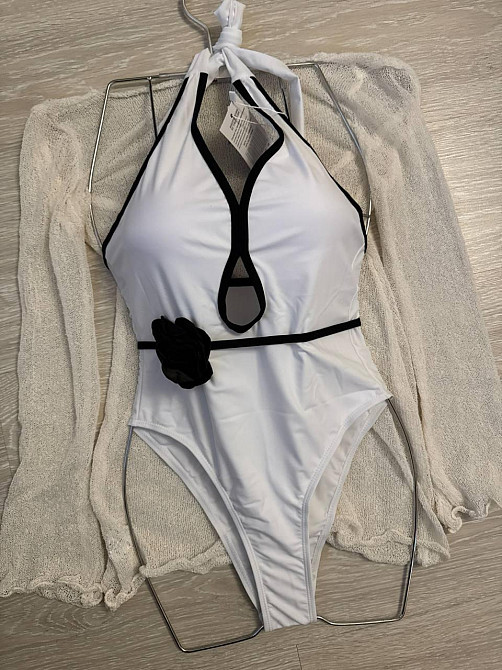 Жіночий суцільний купальник із квіткою Білий M Харків - фото 5