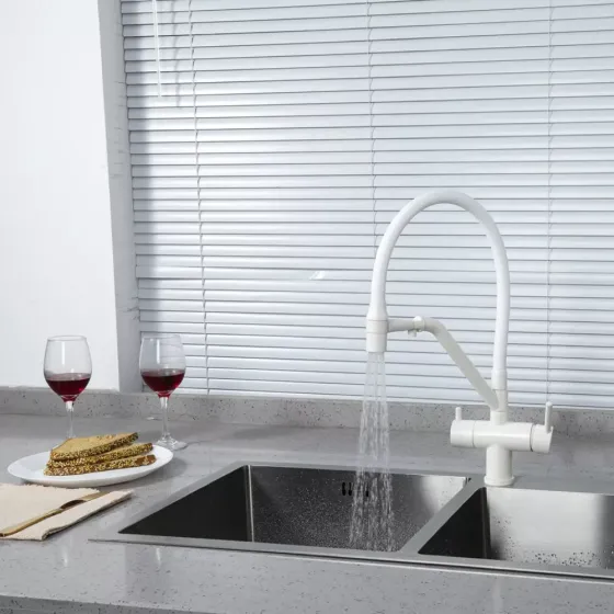 Смеситель для кухни с подключением к фильтру GAPPO G4398-88 и гибким изливом, белый. Киев