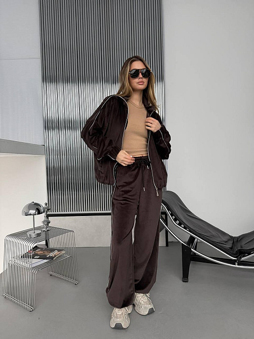 Женский стильный повседневный велюровый костюм двойка Шоколад Одесса - изображение 7