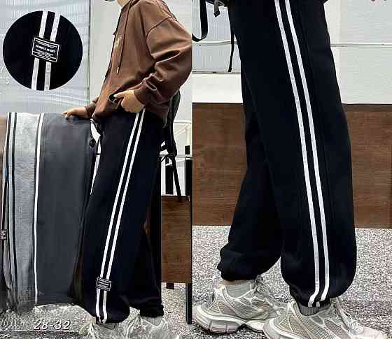 Спортивные штаны теплые для мальчика подростка с лампасами на 11,12,13,14 лет Николаев