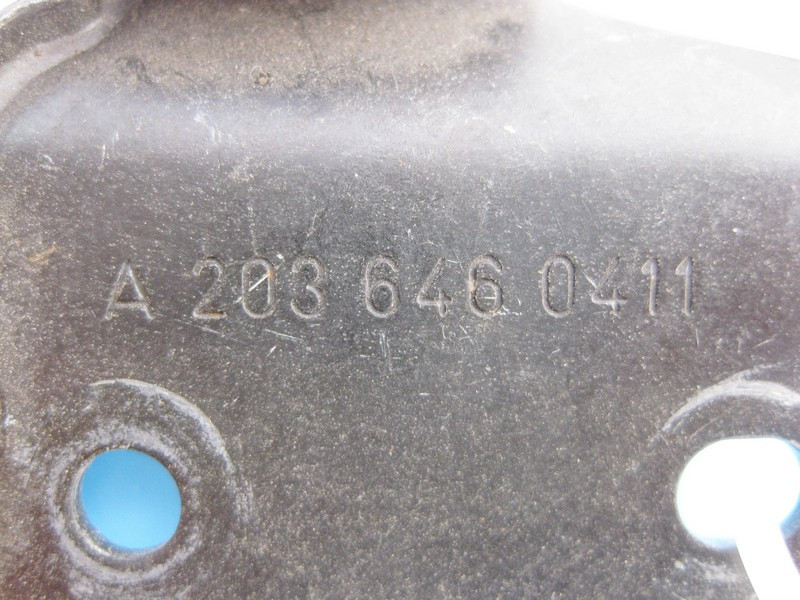 Mercedes-Benz  A2036460411 Правий кронштейн упору шторки багажника C-Class S203 універсал Одесса - изображение 3